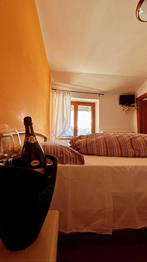 Sasso Nero Hotel Chiesa in Valmalenco Exterior photo