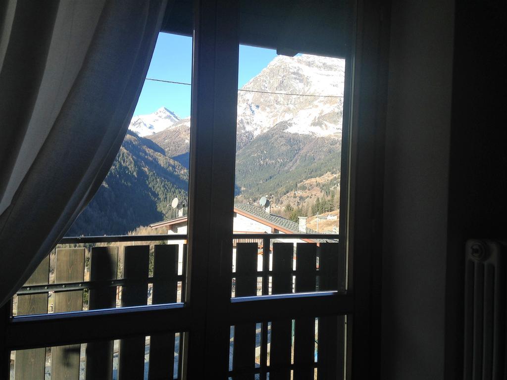 Sasso Nero Hotel Chiesa in Valmalenco Exterior photo