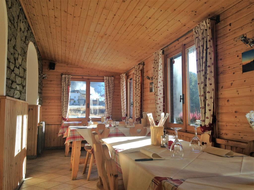 Sasso Nero Hotel Chiesa in Valmalenco Exterior photo