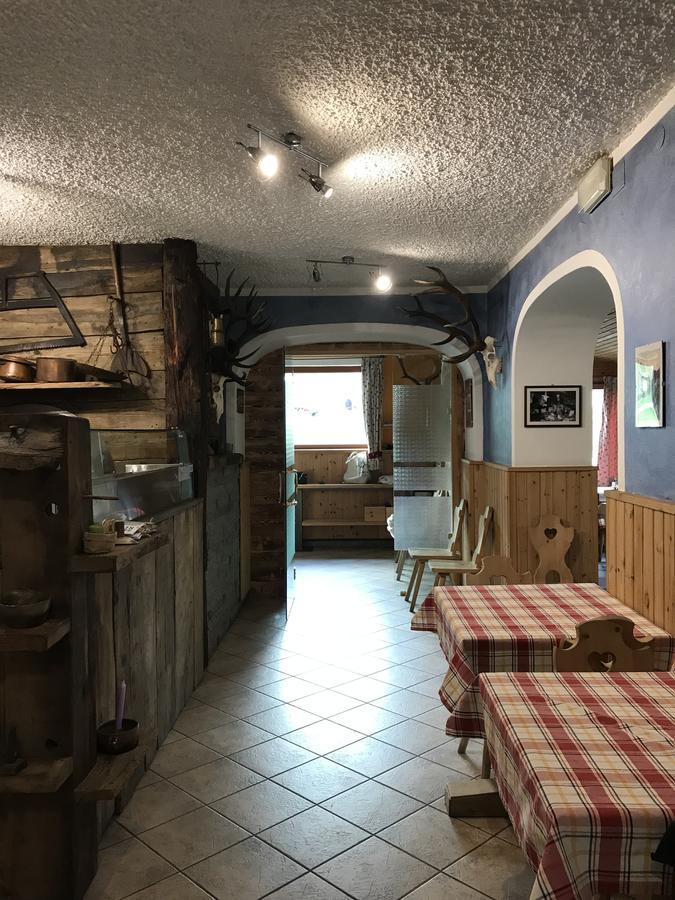 Sasso Nero Hotel Chiesa in Valmalenco Exterior photo
