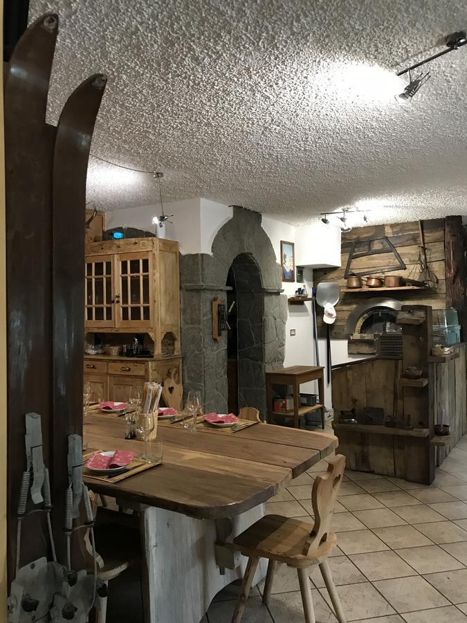 Sasso Nero Hotel Chiesa in Valmalenco Exterior photo