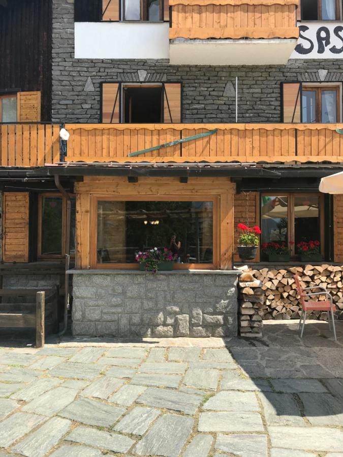 Sasso Nero Hotel Chiesa in Valmalenco Exterior photo